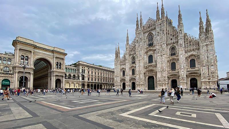 Milano'da Sokakta Sigara İçme Yasağı Başlıyor