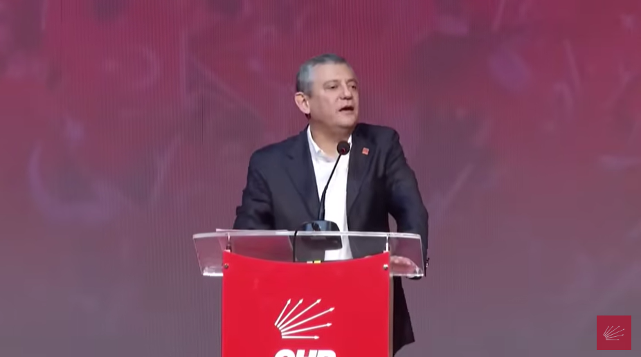 Özgür Özel: “Beni ve Cumhuriyeti Sevenler Arkamdan Gelsin”