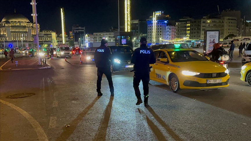 İstanbul'da Yılın İlk Huzur Operasyonu: 816 Gözaltı