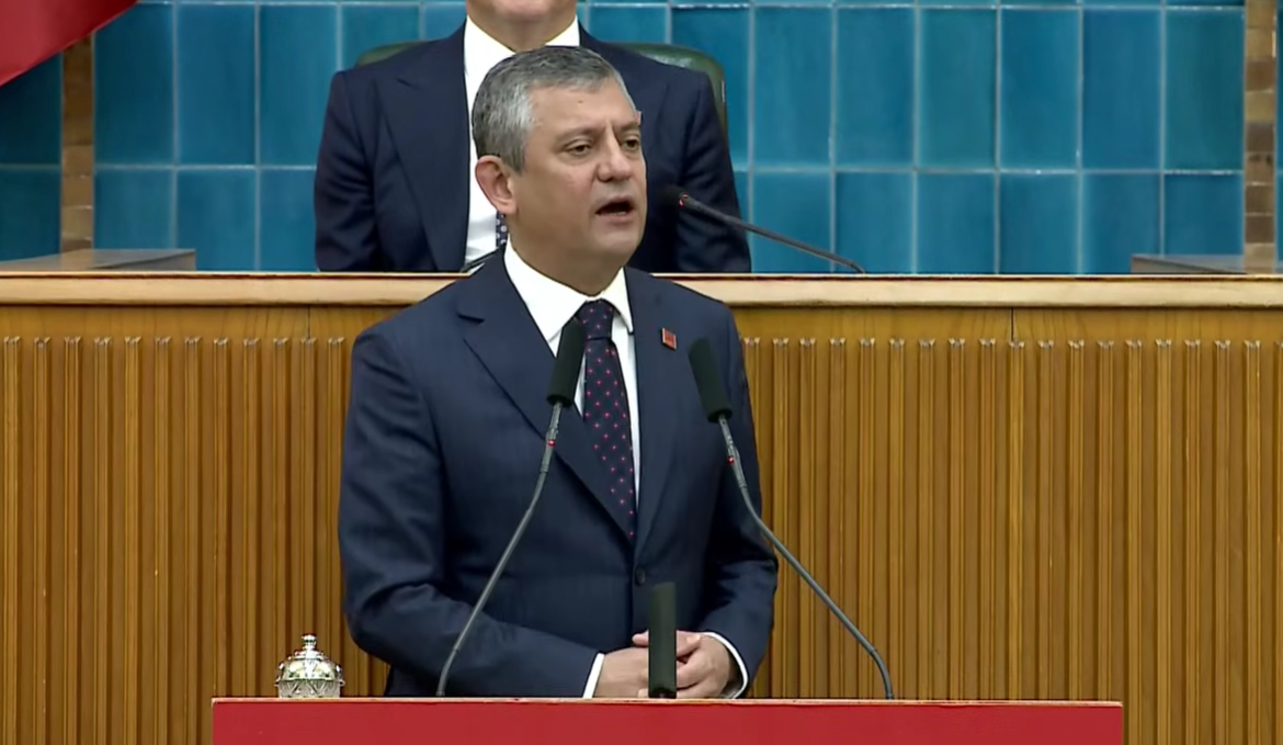 Özgür Özel TBMM’de Sert Konuştu: “Bu Düzeni Değiştirmeliyiz!”