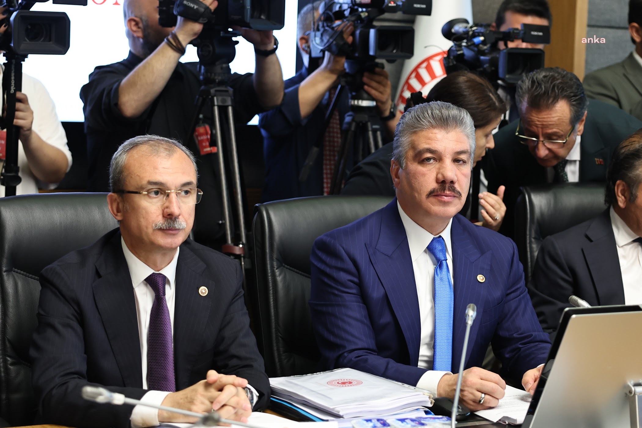 Adalet Komisyonu Başkanı Yüksel’den ‘kadının soyadı’ düzenlemesine ilişkin açıklama: “Değişikliğe gitme ihtimali çok yüksek. Genel Kurul’a kadar bu konu değerlendirilecek”