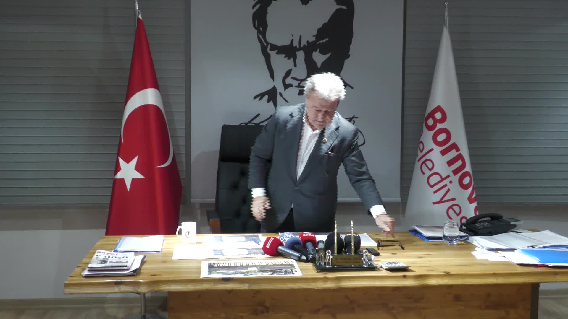 BORNOVA BELEDİYE BAŞKANI İDUĞ'DAN 'SURİYELİ MÜLTECİLER İÇİN ANAOKULU' İDDİASIYLA İLGİLİ AÇIKLAMA: “KORULUK ALANDA İNŞAAT YOK, AĞAÇ KESME YOK, O BÖLGEDE BÖYLE BİR MÜLTECİ YAPISI DA YOK”