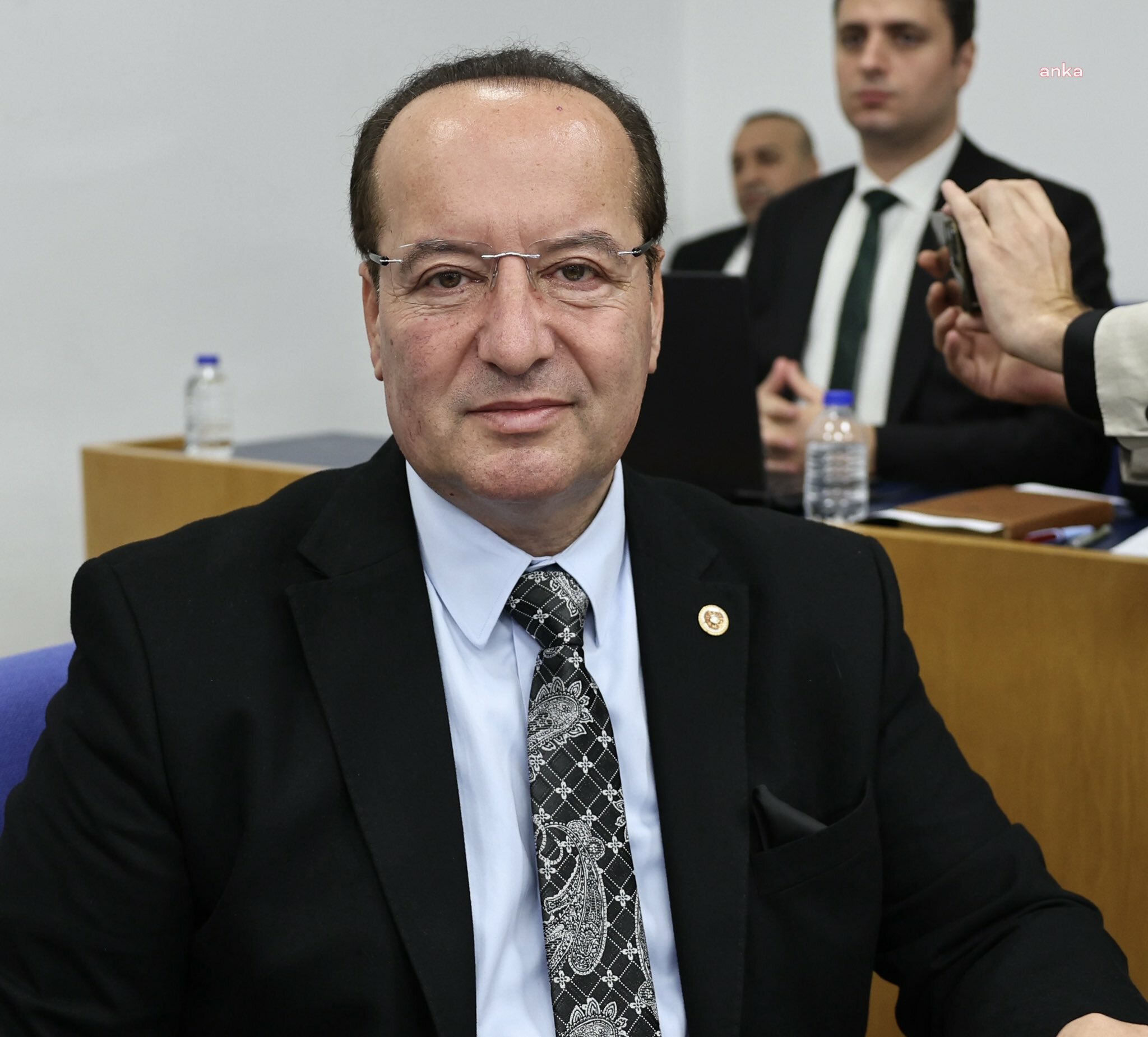 Cevdet Akay: “Eski bakanların, özel sektörde üst düzey görevler alması kabul edilebilecek bir şey değil”