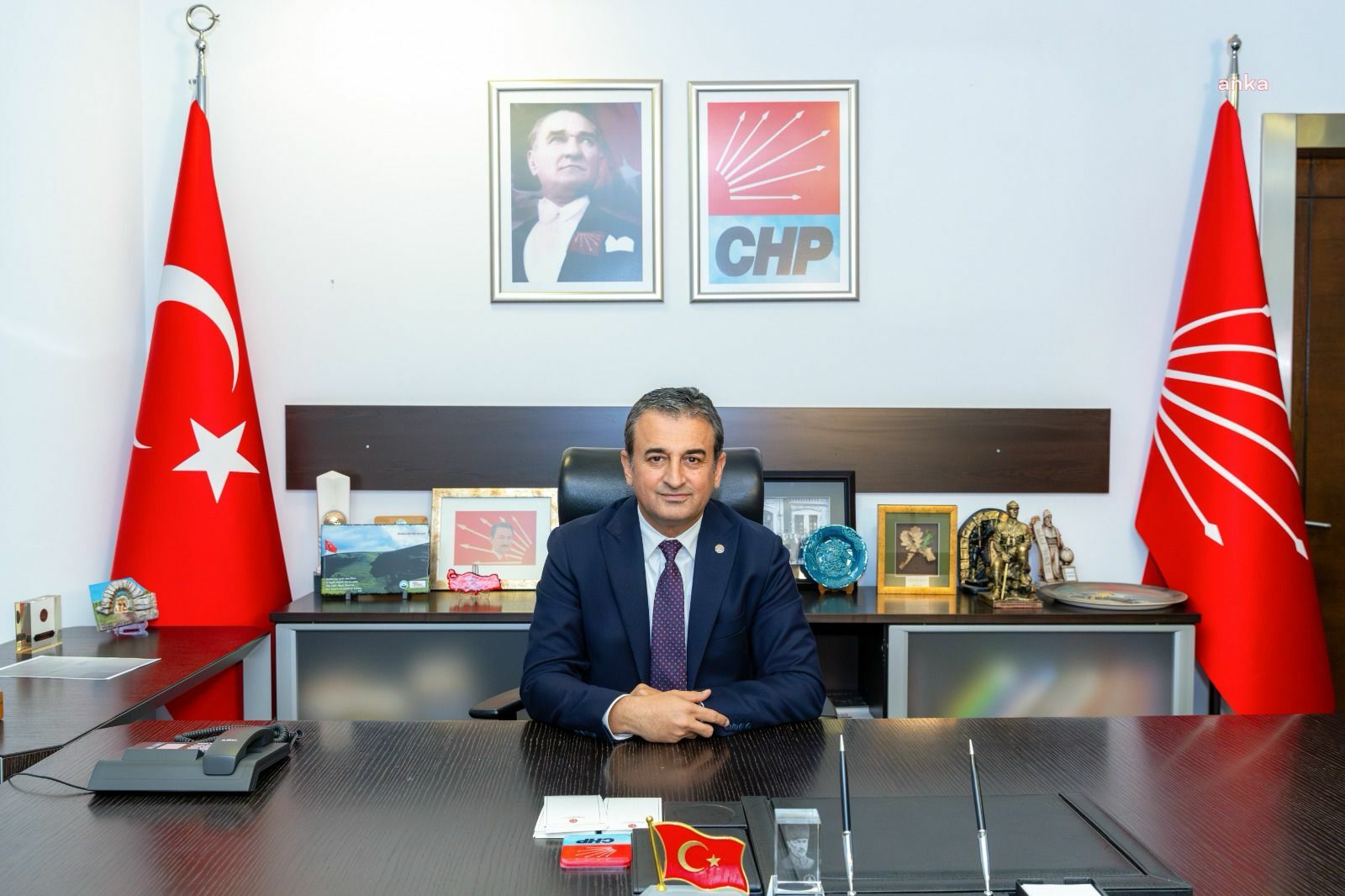CHP, SEÇİM BİLDİRGESİNİ ENGELLİ VATANDAŞLAR İÇİN YENİDEN DÜZENLEDİ... BURHANETTİN BULUT: “HER BİR SEÇMENE ULAŞMAYI HEDEFLİYORUZ"