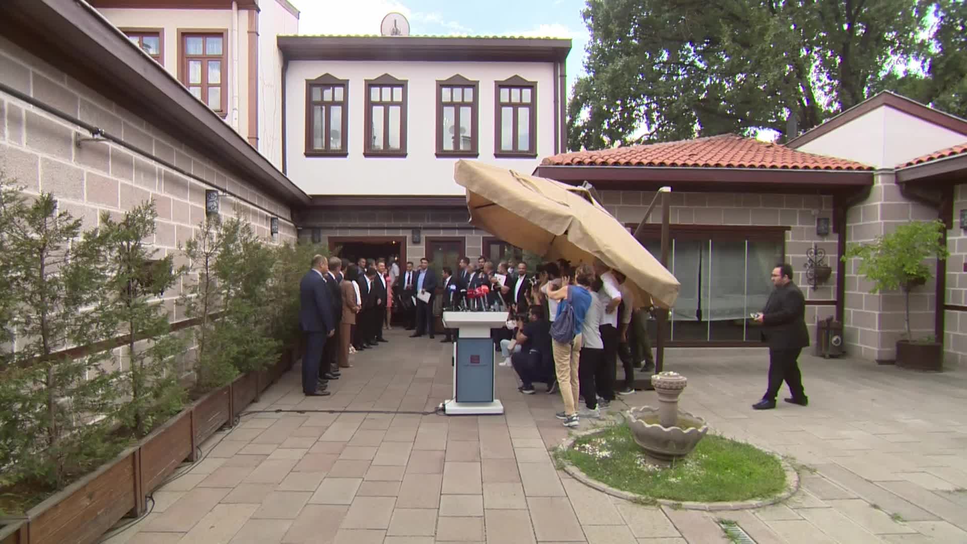 Ekrem İmamoğlu'ndan sokak hayvanları açıklaması: "Teklif, çözüm odaklı olmak yerine toplumsal sorunun daha da büyümesine neden olacak niteliktedir"