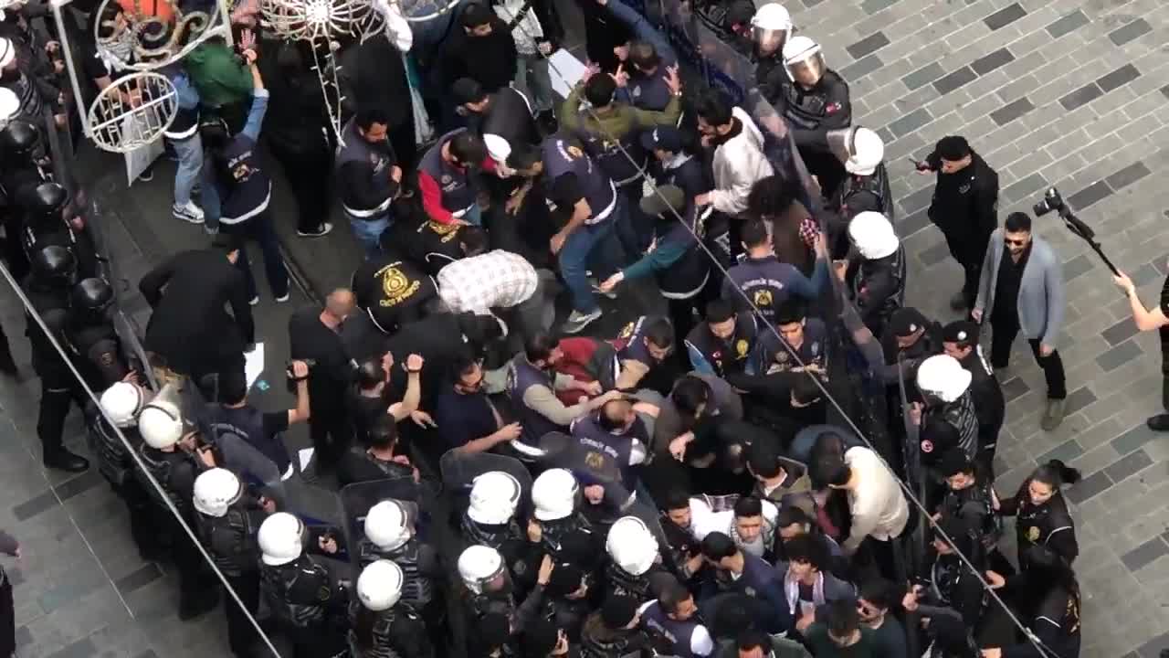 "FİLİSTİN İÇİN BİN GENÇ" GRUBU: 1'İ ÇOCUK 43 ARKADAŞIMIZ GÖZALTINDA
