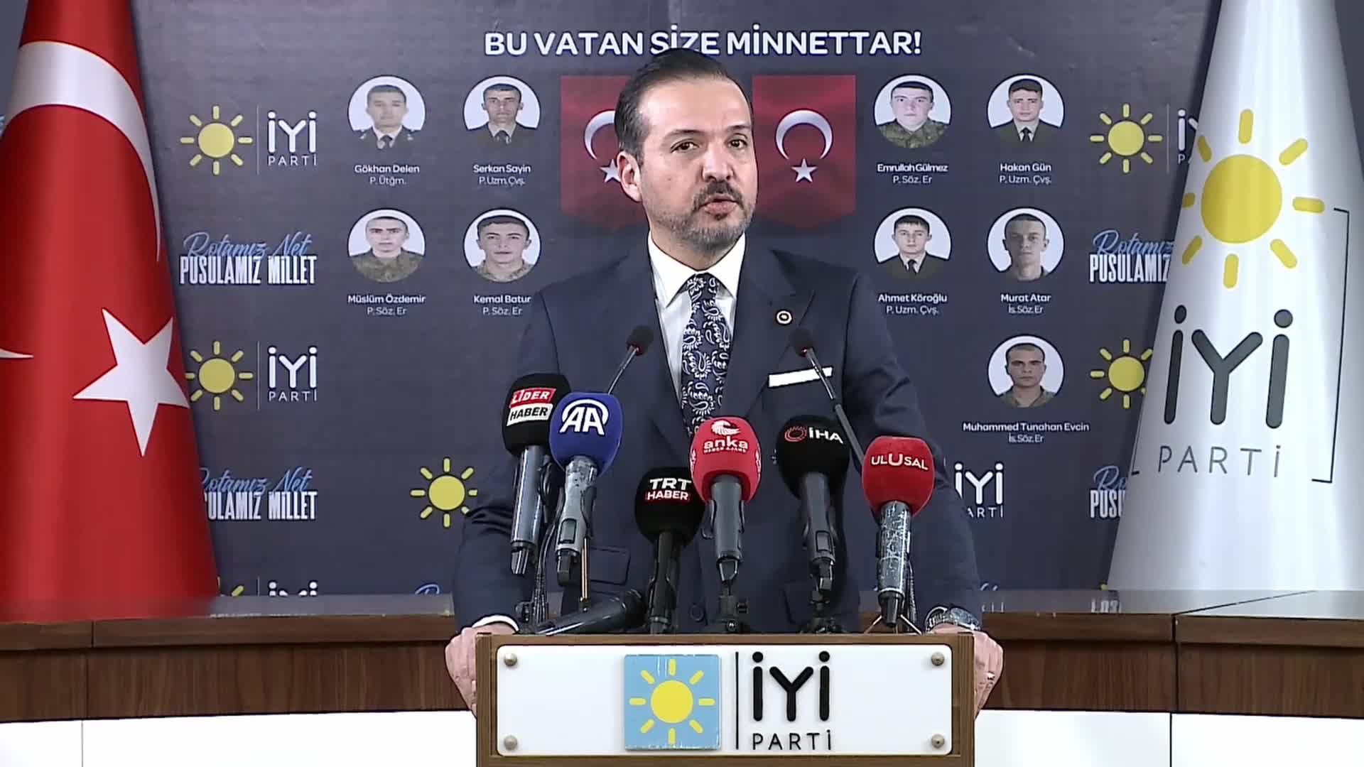 İYİ PARTİ SÖZCÜSÜ ZORLU: “SAYIN GENEL BAŞKAN MİLLİ İRADEYİ ESAS ALAN TUTUMUMUZUN GEREĞİ OLARAK MİLLİ BİRLİK AÇISINDAN SAYIN CUMHURBAŞKANI'NI ARAMIŞ O DA DÖNMÜŞ, BÖYLE BİR İSTİŞARE YAPILMIŞTIR”