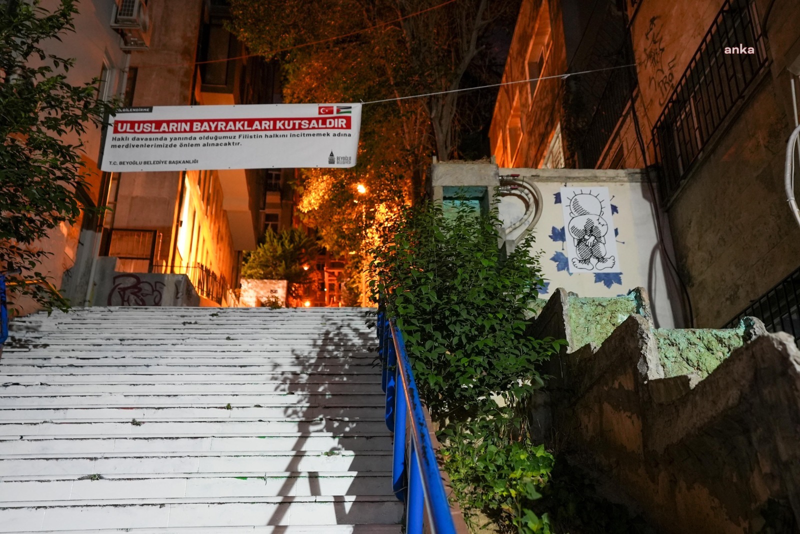 Merdivenlere resmedilen Filistin bayrağıyla ilgili Beyoğlu Belediyesi'nden açıklama