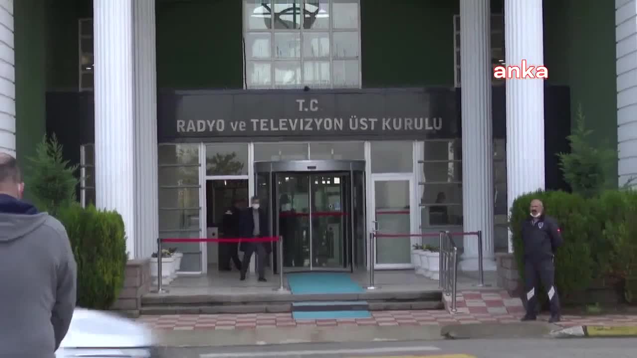 RTÜK; BU YIL İNTERNET YAYINLARINI TAKİP ETMEK İÇİN 1,5 MİLYON LİRA, KİTAP BASMAK İÇİN 1 MİLYON LİRA, BİNA ONARIMI İÇİN DE 16 MİLYON 500 BİN LİRA HARCAYACAK