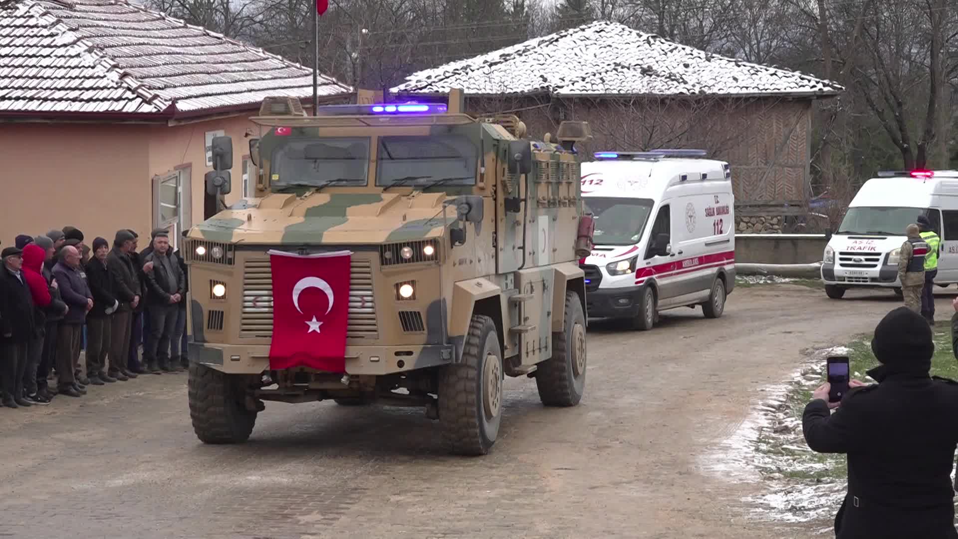 ŞEHİT UZMAN ÇAVUŞ SAMET ASLAN, MEMLEKETİ AMASYA’DA SON YOLCULUĞUNA UĞURLANDI