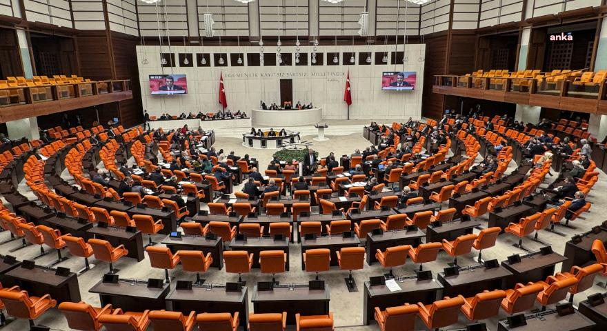 TBMM GENEL KURULU ÜÇÜNCÜ KEZ TOPLANAMADI... ÇALIŞMALARA BAYRAM TATİLİNDEN SONRA DEVAM EDİLECEK