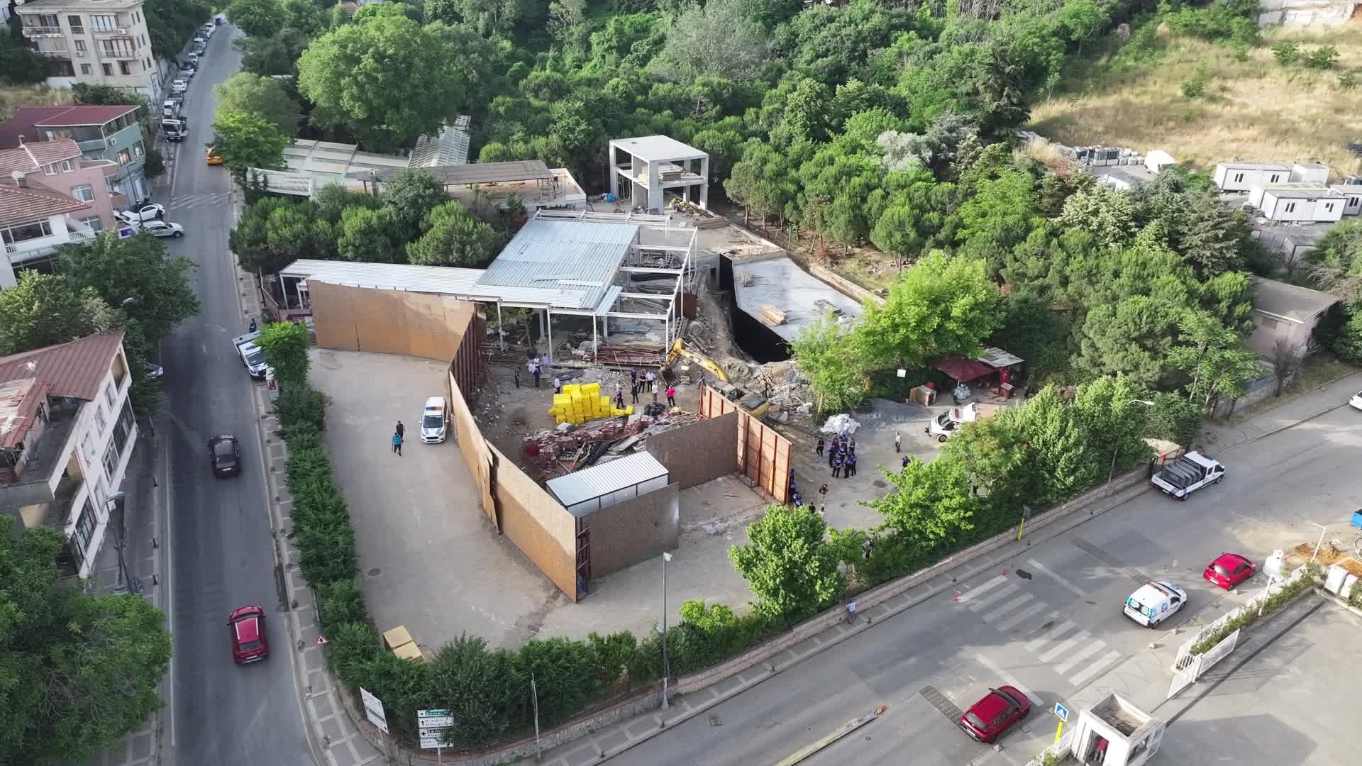 Üsküdar'da yeni dönemde 16 kaçak yapı yıkıldı