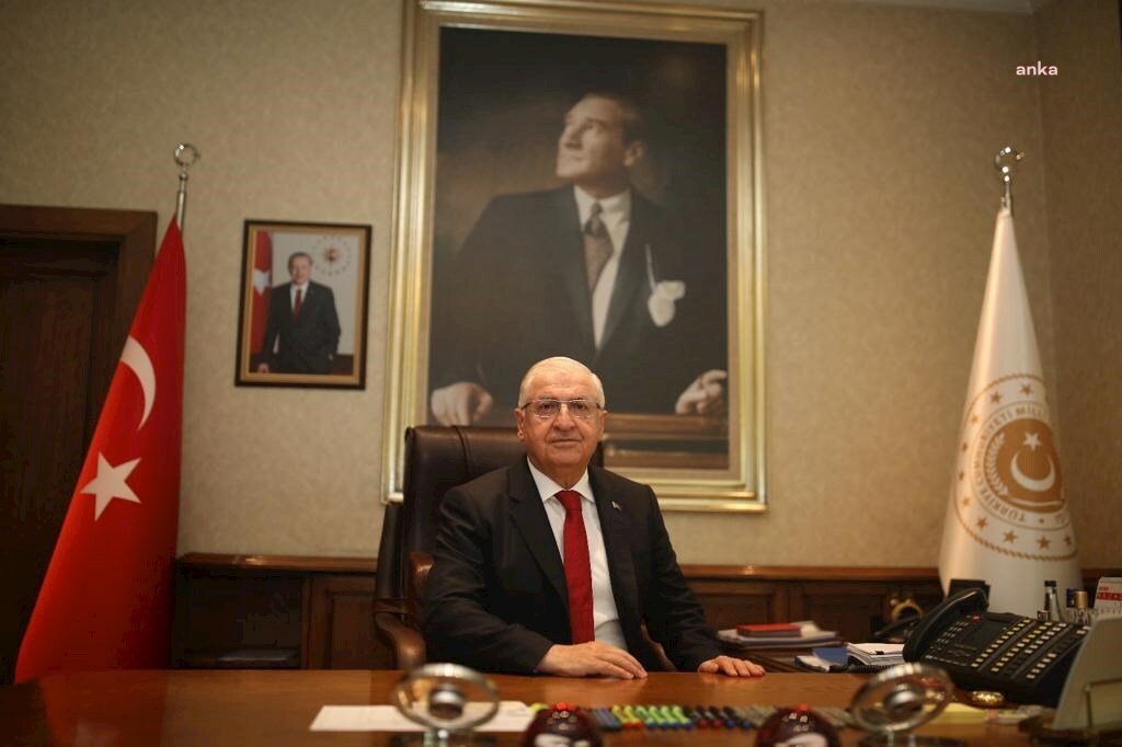 YAŞAR GÜLER'DEN BAYRAM MESAJI: "TÜRK SİLAHLI KUVVETLERİMİZ, SON BİR ASRIN EN YOĞUN VE EN ETKİN FAALİYETLERİNİ BÜYÜK BİR BAŞARIYLA İCRA ETMEKTEDİR"
