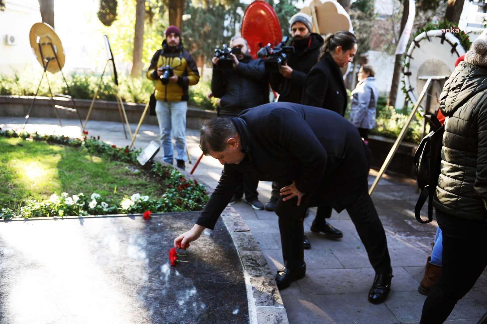ZÜBEYDE HANIM VEFATININ 101. YILINDA MEZARI BAŞINDA ANILDI 