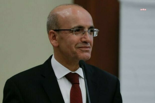BAKAN ŞİMŞEK, BÜYÜME RAKAMLARINI DEĞERLENDİRDİ: “ETKİLERİN KALICI OLMASI VE İSTİKRARIN SAĞLANMASI İÇİN GEREKEN ADIMLARI ATMAYA DEVAM EDECEĞİZ”