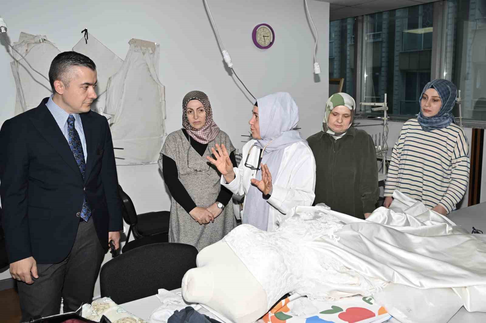 Esenyurt Belediye Başkan Vekili Can Aksoy Sürekli Eğitim Merkezi’ni Ziyaret Etti
