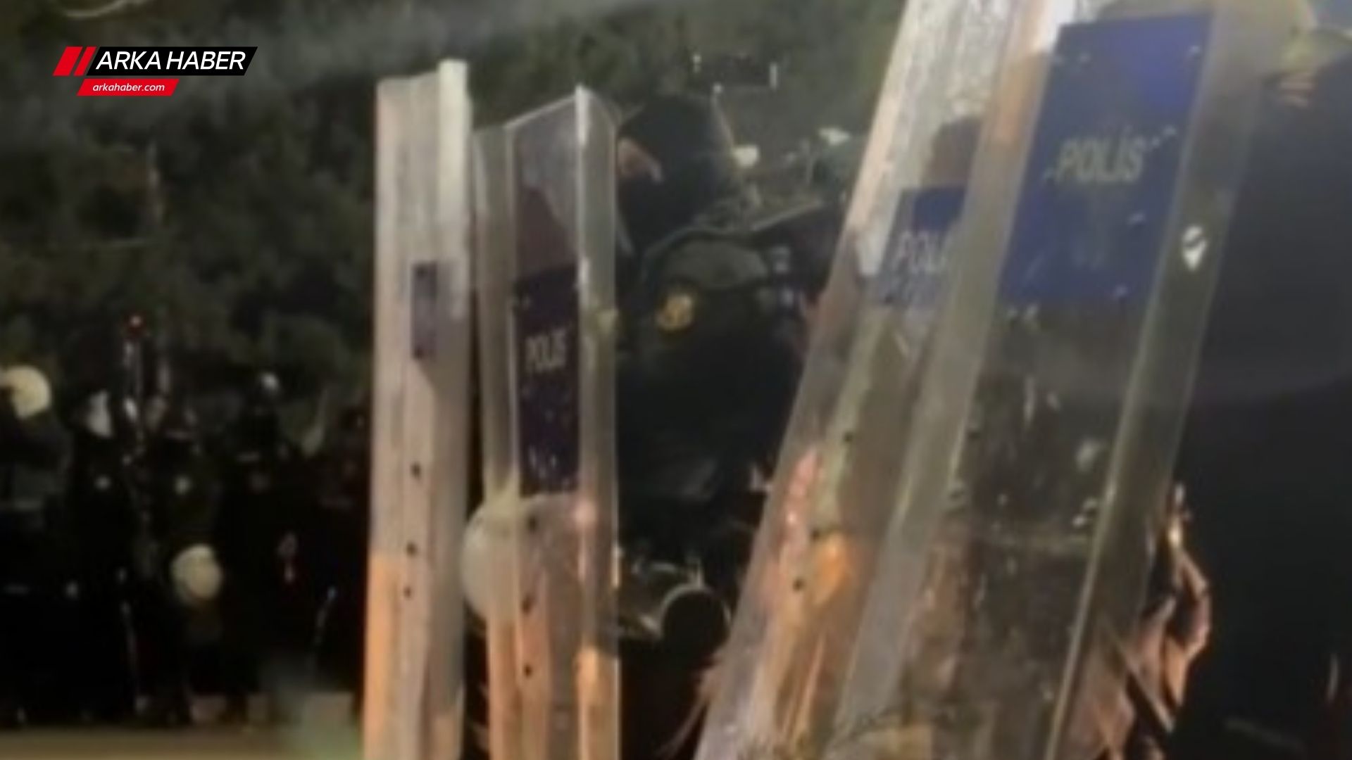 ODTÜ'de Ekrem İmamoğlu Protestosuna Polis Müdahalesi: Biber Gazı ve Plastik Mermi Kullanıldı