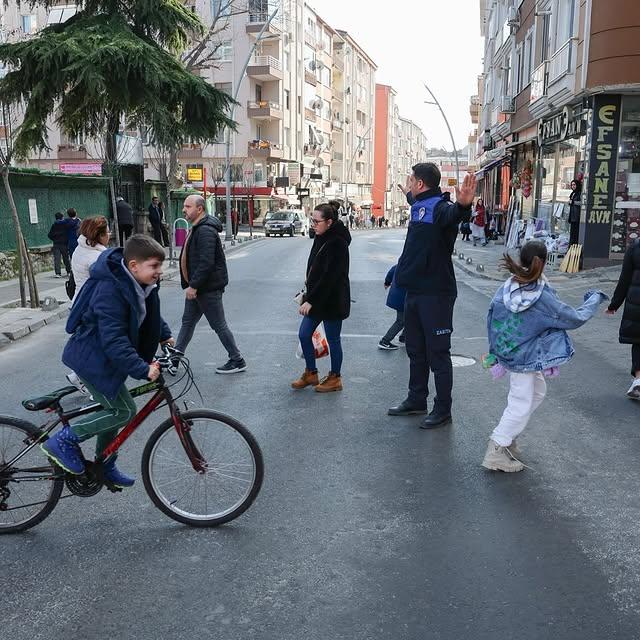 Çatalca Belediyesi'nden Market ve Okul Önlerinde Denetim Atağı