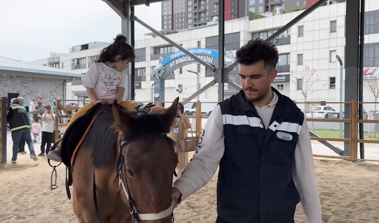Esenyurt Belediyesi, Çocuklara Unutulmaz Bir Binicilik Deneyimi Yaşattı