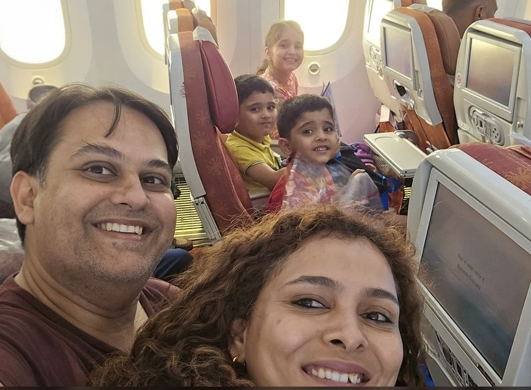 Hindistan'daki Uçak Kazasında Hayatını Kaybeden Ailenin Son Fotoğrafı Ortaya Çıktı