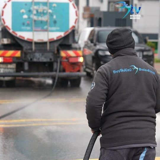Beylikdüzü'nde Düzenli Temizlik Çalışmaları Sürüyor