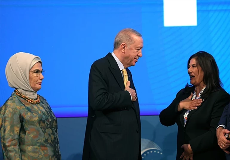 Ali Mahir Başarır’dan Özlem Çerçioğlu’na Sert Sözler: “Topuklu Efe’den Topuklayan Efe’ye”