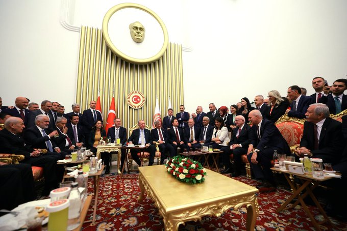 Ali Babacan’dan Meclis Açılışında Erdoğan ile Fotoğraf Açıklaması: “O Fotoğraftan Başka Bir Şey Yok”