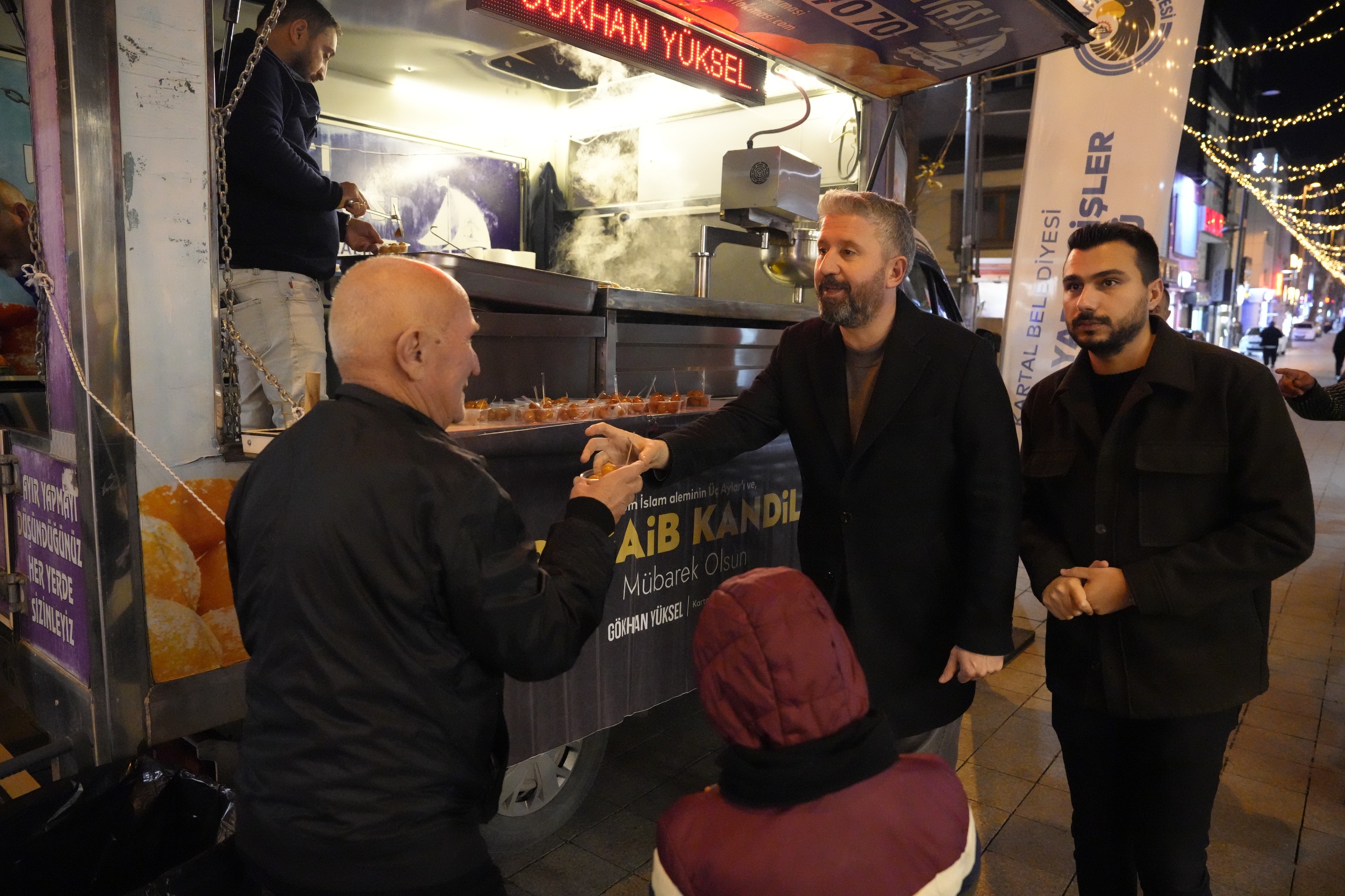 Kartal Belediyesi’nden Regaib Kandili’nde Anlamlı Lokma İkramı