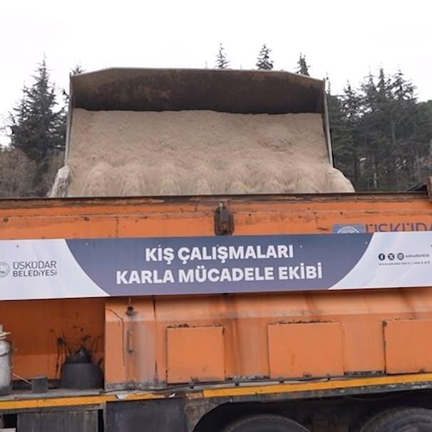 Üsküdar'da Kış Hazırlıkları Tamamlandı: Karla Mücadele Ekipleri Görev Başında