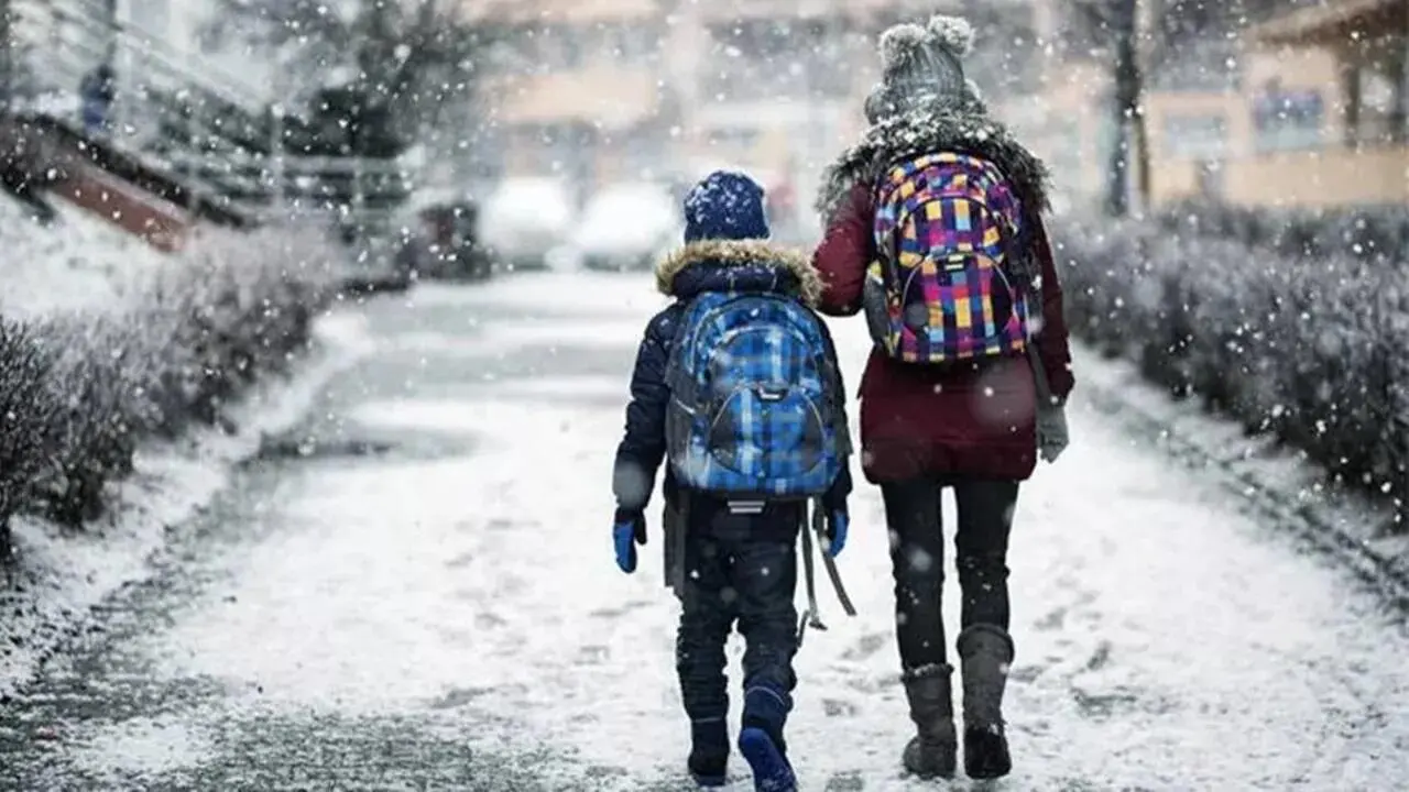 Ankara'da Şiddetli Hava Koşulları Eğitimi Etkiledi