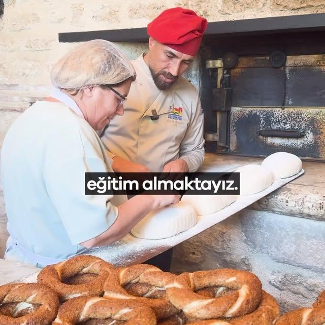 Merkezefendi Fırını'nda Geleneksel Ekmek Atölyesi Katılımcılara Unutulmaz Anlar Yaşattı
