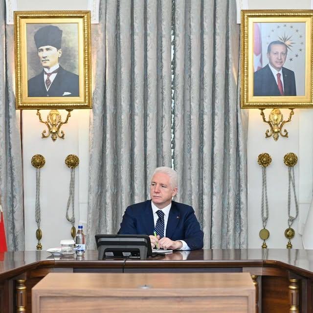 İstanbul Valisi Davut Gül, Haftalık Değerlendirme Toplantısında Projeleri Ele Aldı