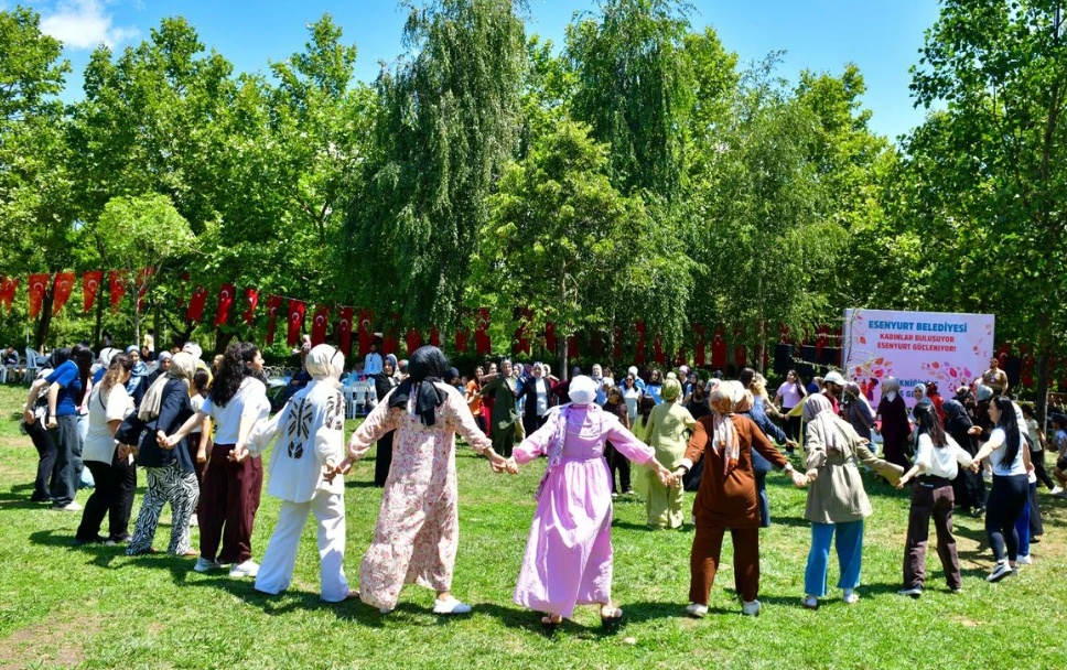 Esenyurtlu Kadınlar Geleneksel Piknik Etkinliğinde Buluştu