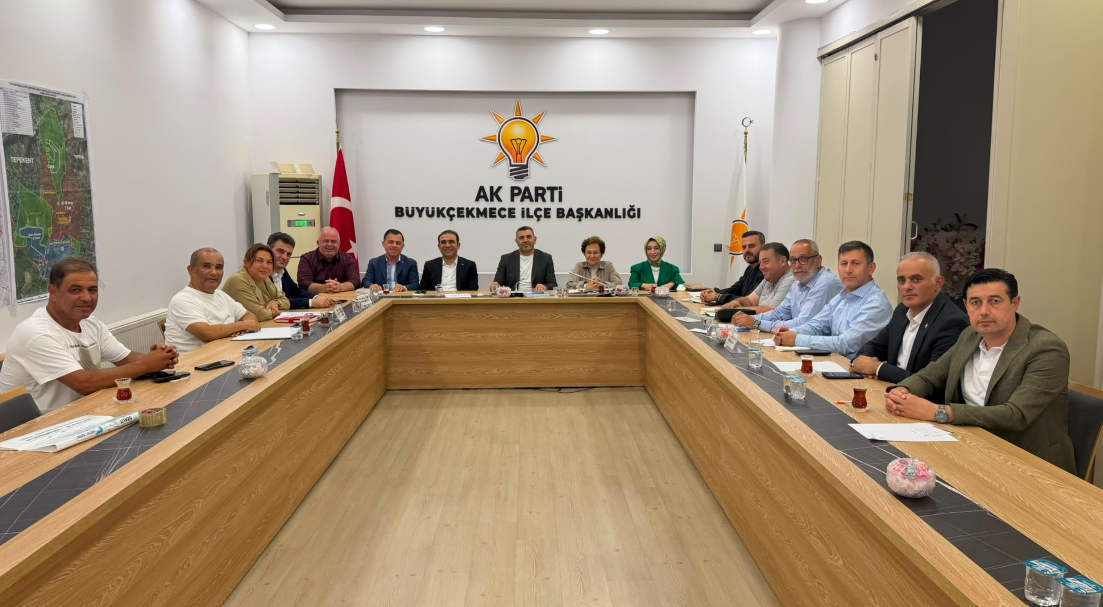 AK Parti Büyükçekmece'de İstişare Toplantısı: İmar, Kentsel Dönüşüm ve Yeni Yatırımlar Masaya Yatırıldı