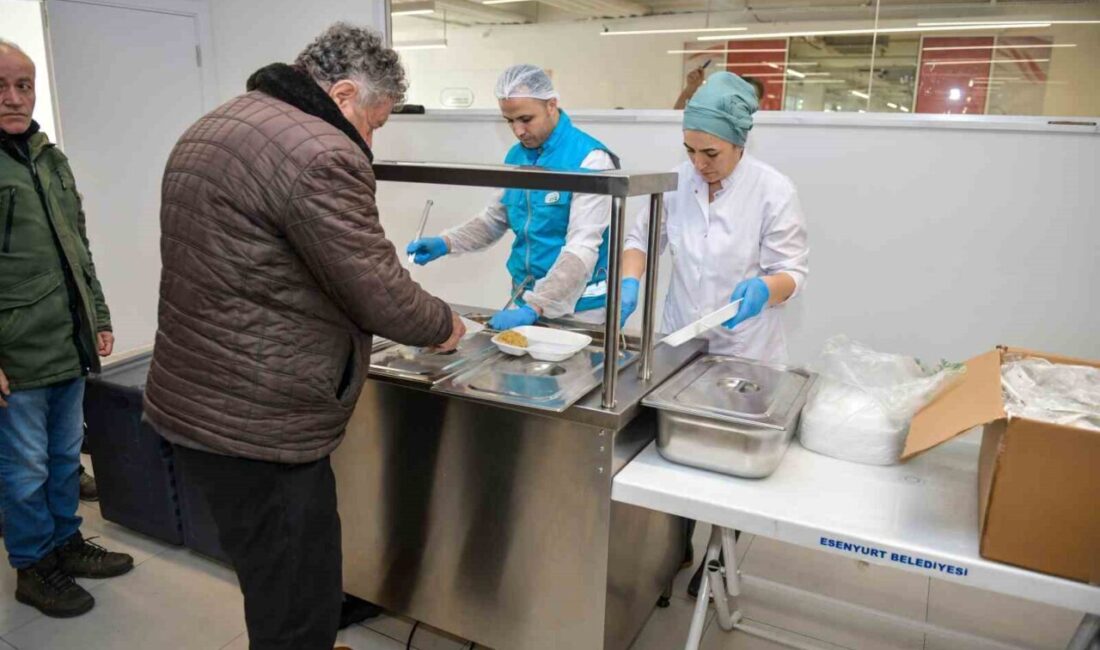 Esenyurt’ta Haftanın 5 Günü İhtiyaç Sahiplerine Sıcak Yemek