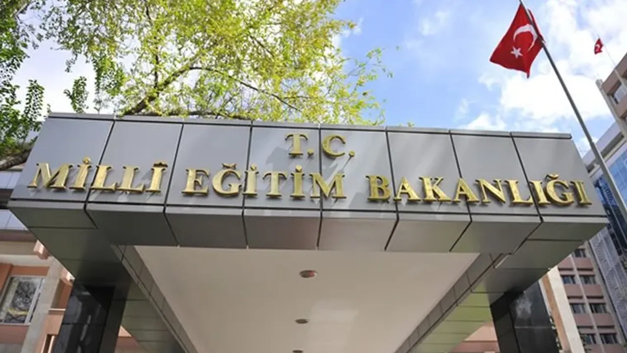 Meb Açıkladı: Öldürülen Öğretmen Fatma Nur Çeli̇k’i̇n Adi Okulunda Yaşatılacak