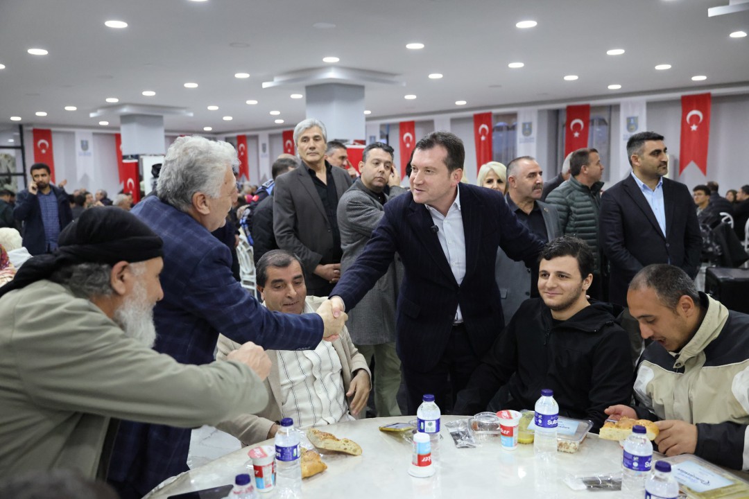 Başkan Balcıoğlu, Cumhuriyet Mahallesi’nde İftar Programına Katıldı