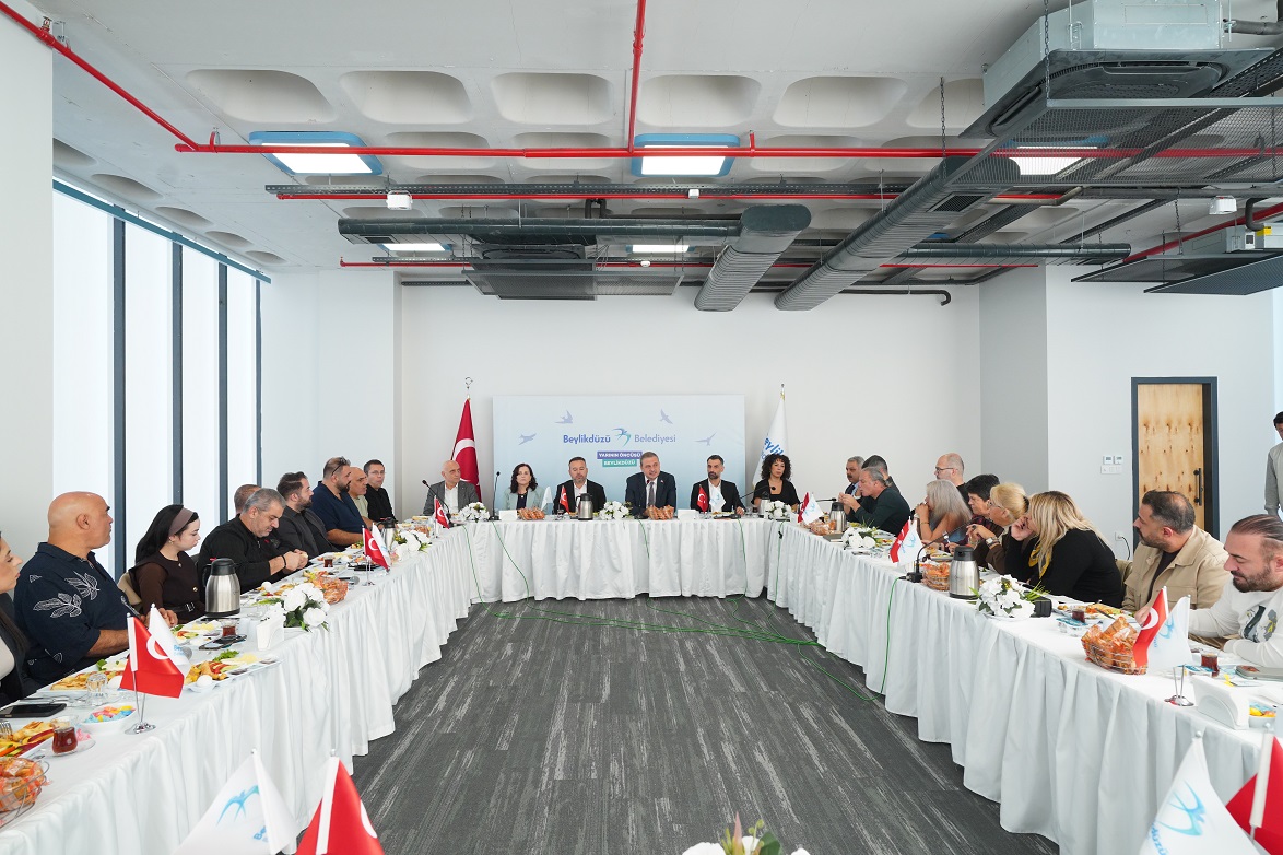 BEYLİKDÜZÜ BELEDİYE BAŞKAN VEKİLİ ÇEBİ YEREL BASINLA BULUŞTU