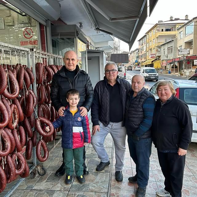 Geleceğin Belediye Başkanı: Minik Ahmet Uras'ın Büyük Hayali