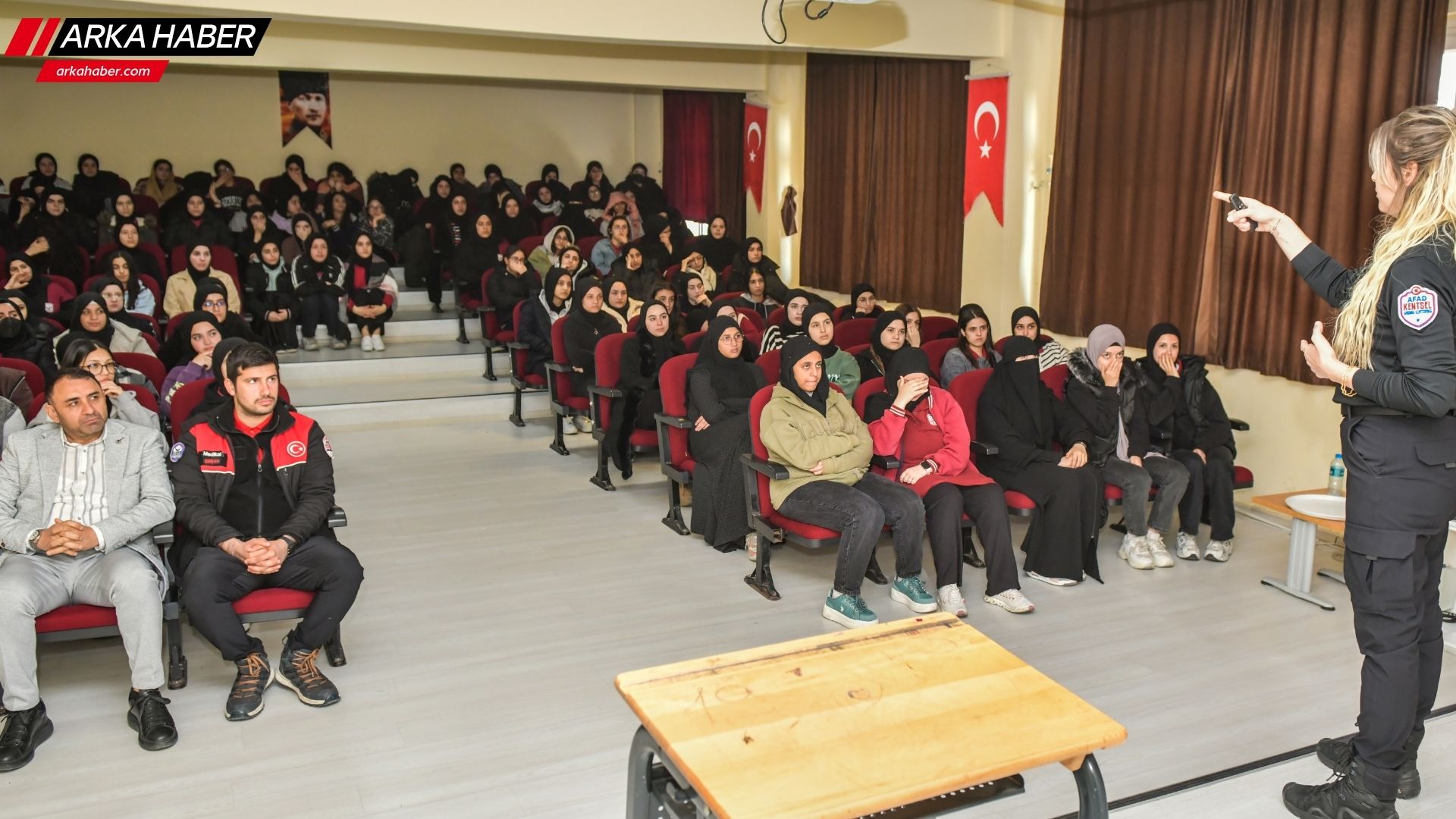 Esenyurt Belediyesi’nden 950 Öğrenciye Afet ve İlk Yardım Eğitimi