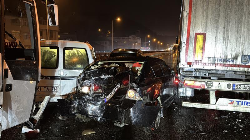 Samsun'da Zincirleme Trafik Kazası: 2 Kişi Yaralandı