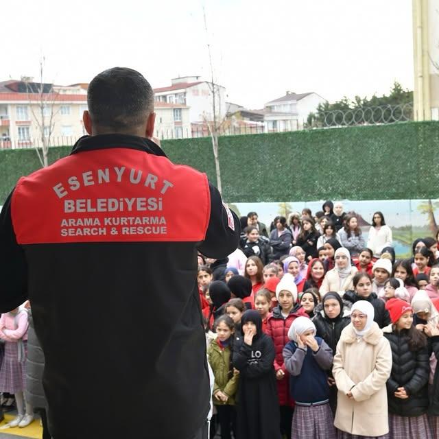 Esenyurt Belediyesi, Öğrencilere Afet Eğitimi Veriyor